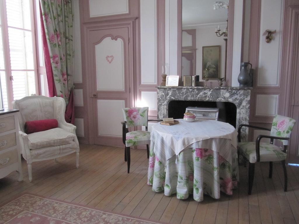Le Chateau De Failloux Épinal Habitación foto